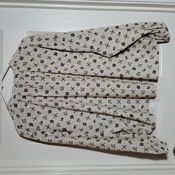 Women's Balloon Long Sleeve Poet Blouse - Picture 8 of 13